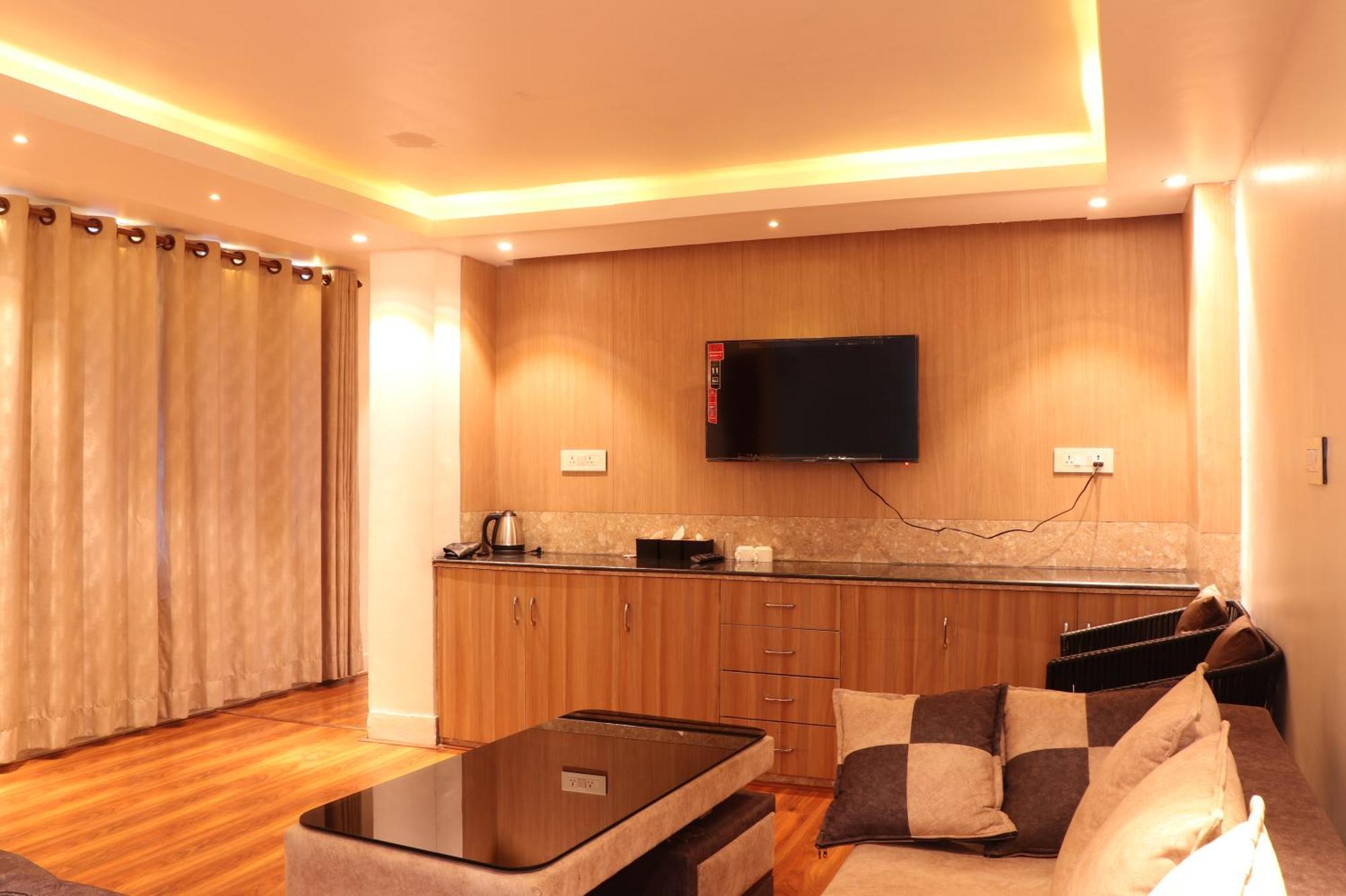 Hotel Elegant Kathmandu Inn Экстерьер фото