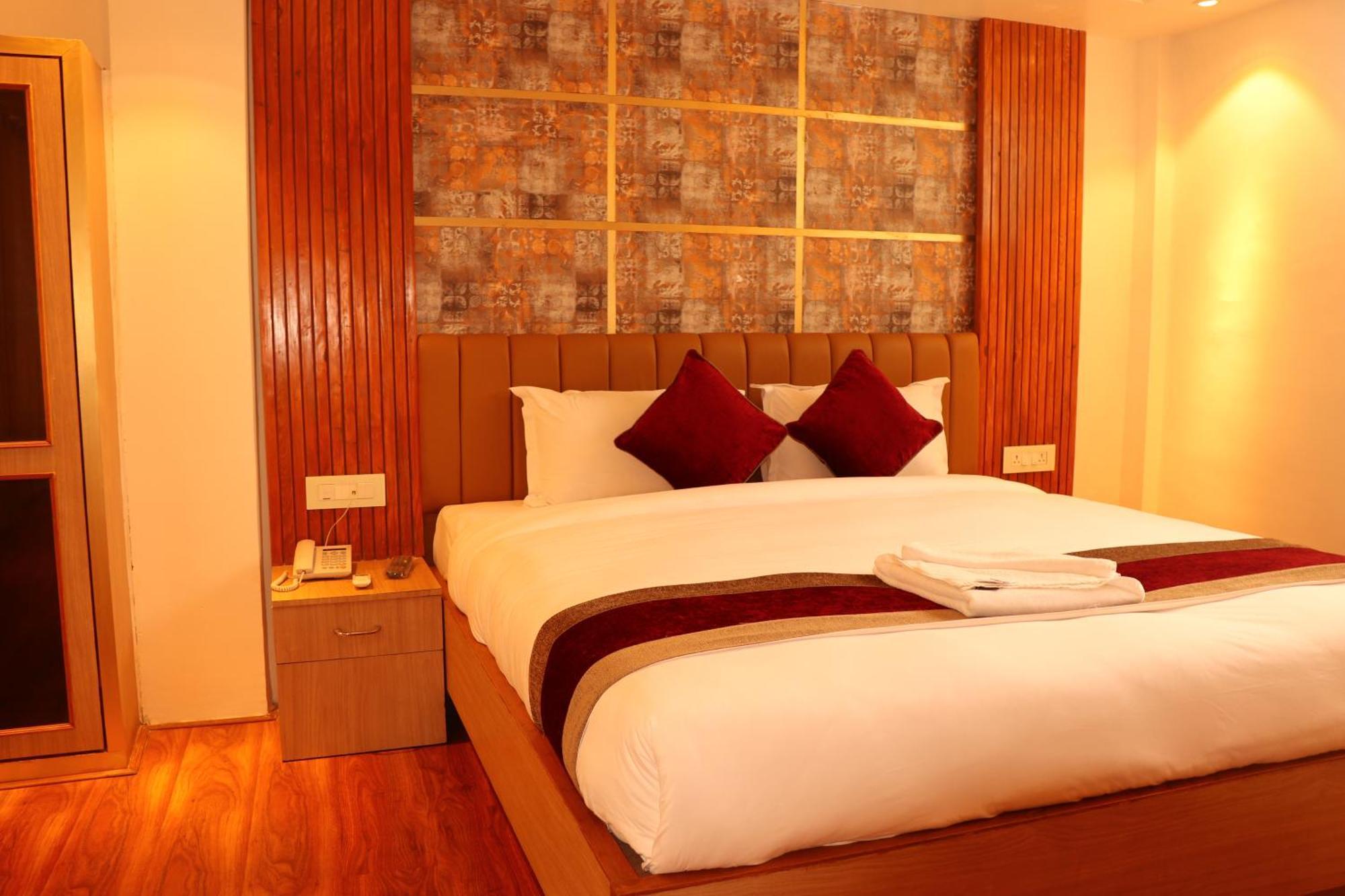 Hotel Elegant Kathmandu Inn Экстерьер фото