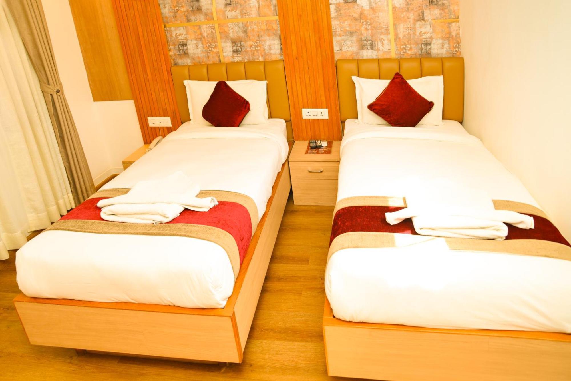 Hotel Elegant Kathmandu Inn Экстерьер фото