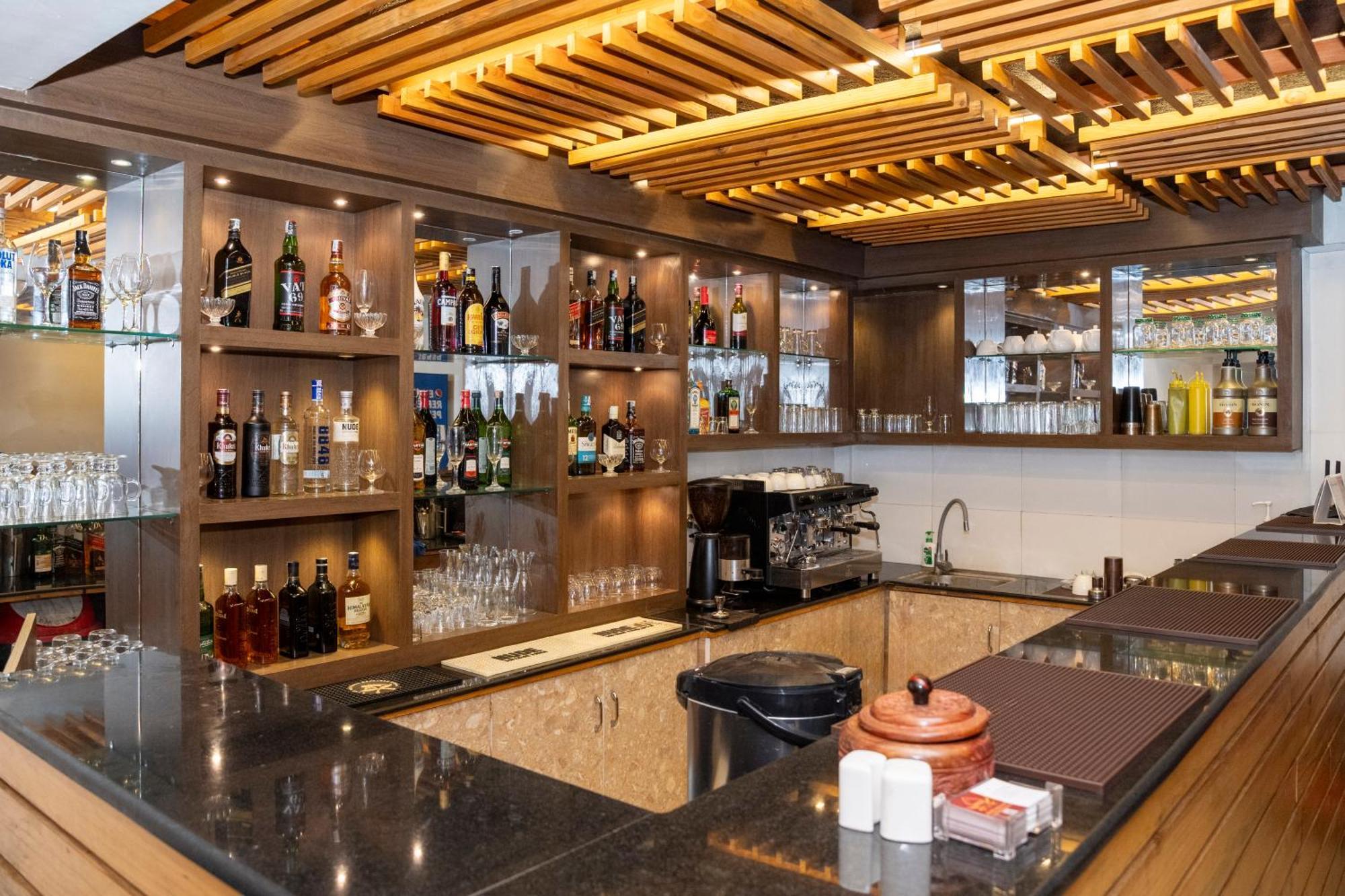 Hotel Elegant Kathmandu Inn Экстерьер фото